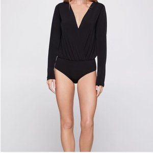 BCBGeneration Longsleeve Low Vneck Bodysuit